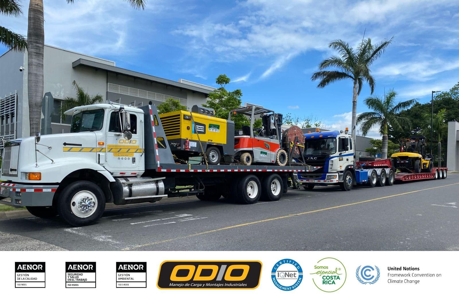 ¡Plataforma y cabezal con lowboy listos para trabajar!