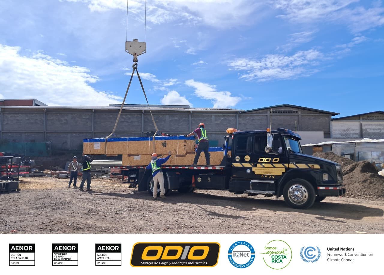 ¡Servicio con grúa y plataforma! 💪🏻