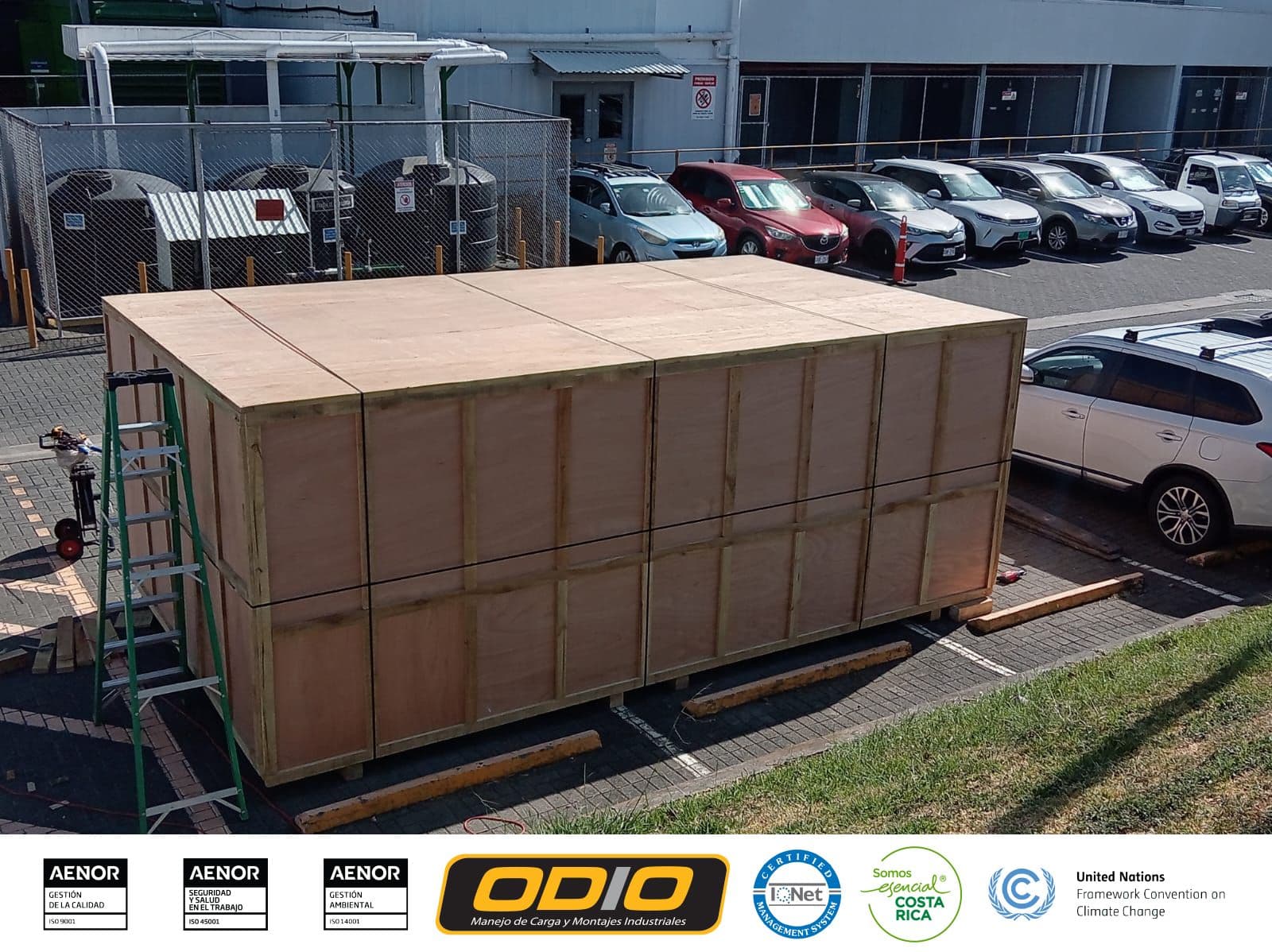 ¡Servicio con grúa y montacargas de 5tons 4x4!