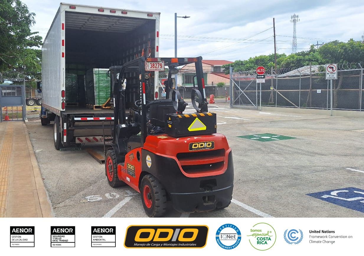 ¡Descargas en Guanacaste, montacargas 2.5 tons!