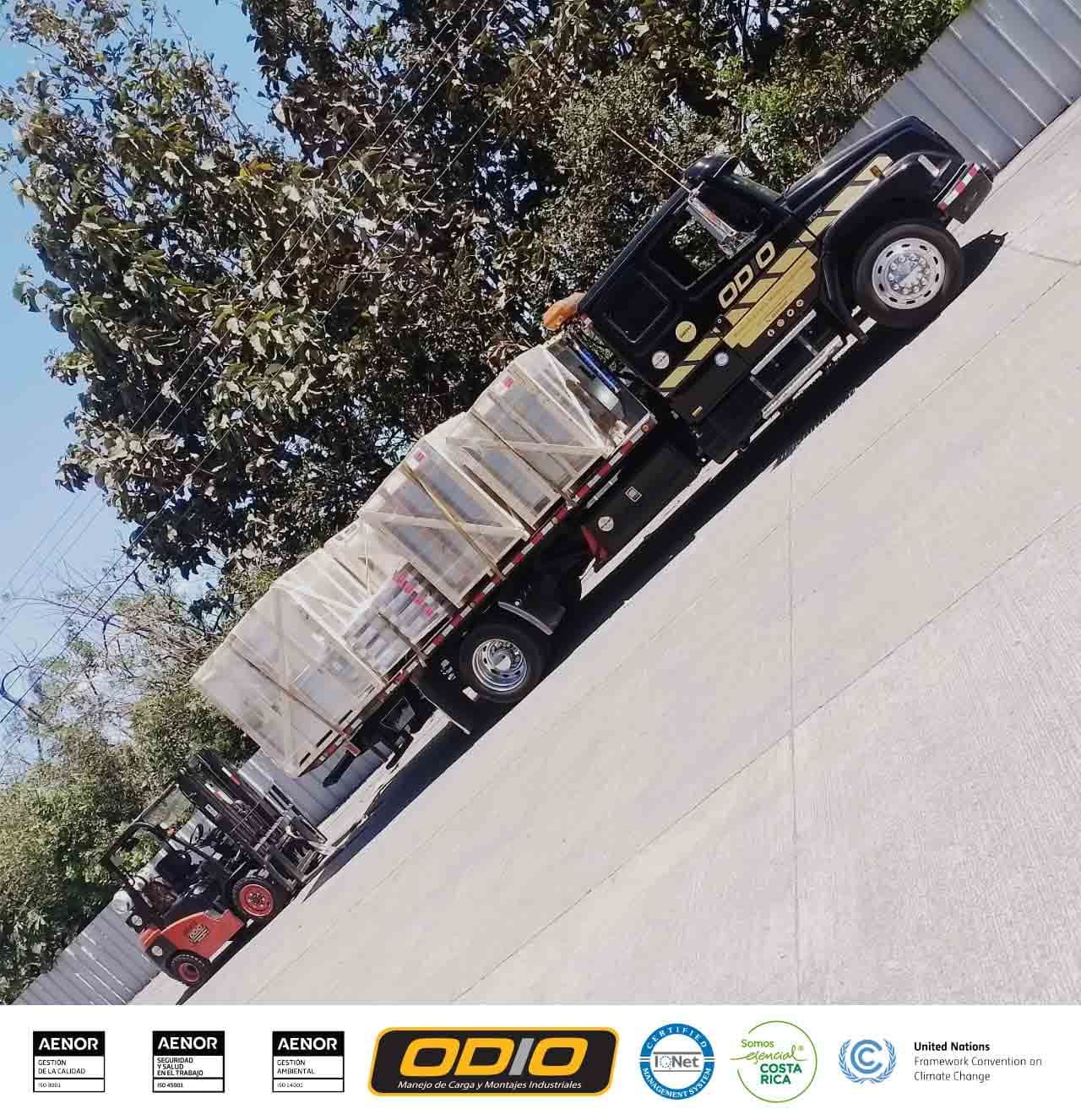 ¡Transporte y descarga de maquinaria!